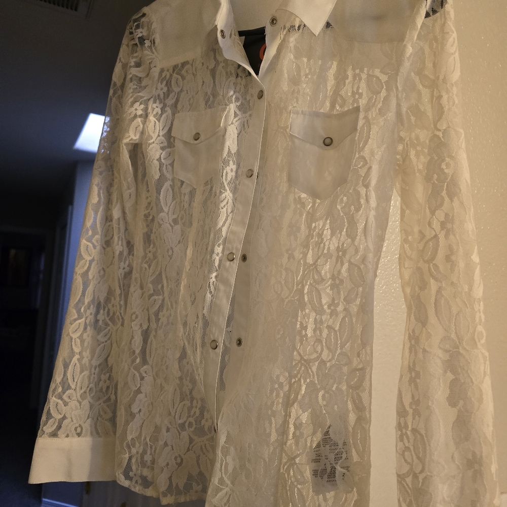 Elegant Lace Women's Button Up Shirt M